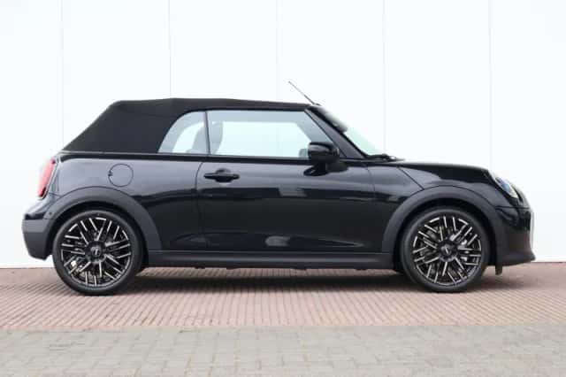MINI Cabrio (2026) thumbnail 5