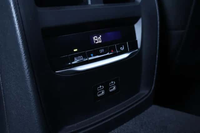 BMW i4 (2026) thumbnail 53