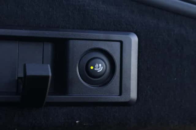 BMW i4 (2026) thumbnail 55
