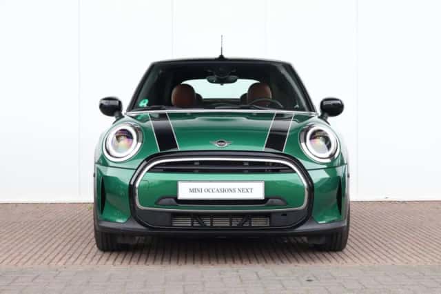 MINI Cabrio (2022) thumbnail 2