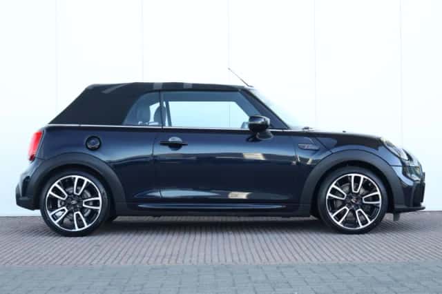 MINI Cabrio (2023) thumbnail 5