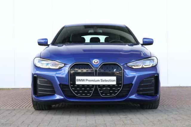 BMW i4 (2022) thumbnail 2
