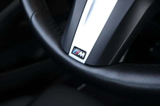BMW i4 (2023) thumbnail 16