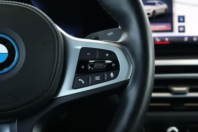 BMW i4 (2023) thumbnail 19