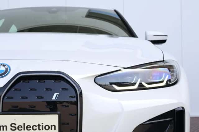 BMW i4 (2023) thumbnail 3