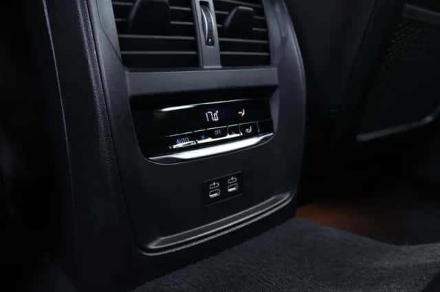 BMW i4 (2023) thumbnail 42