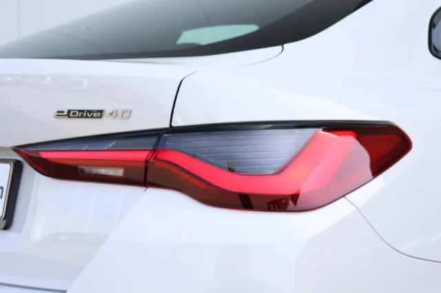 BMW i4 (2023) thumbnail 48