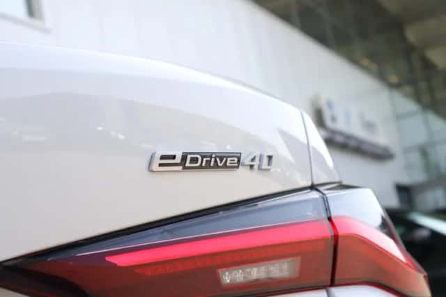 BMW i4 (2023) thumbnail 49