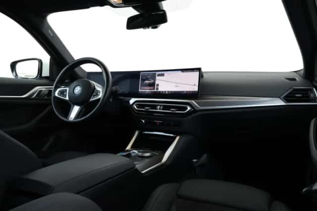 BMW i4 (2023) thumbnail 10
