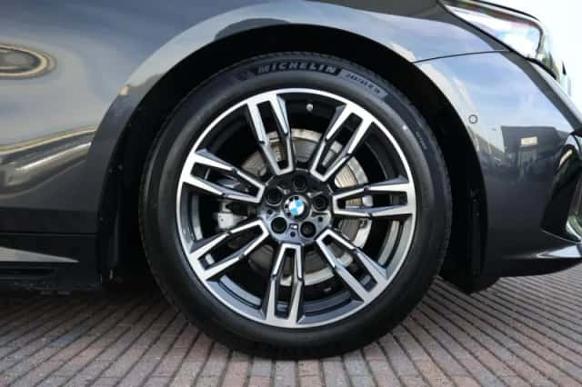 BMW 5-Serie (2025) thumbnail 6
