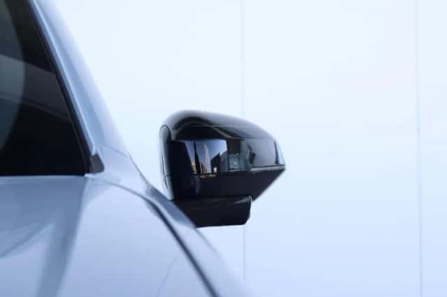 BMW iX3 (2026) thumbnail 4