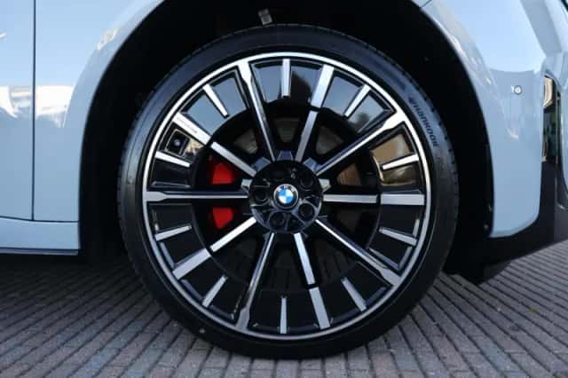 BMW iX3 (2026) thumbnail 6