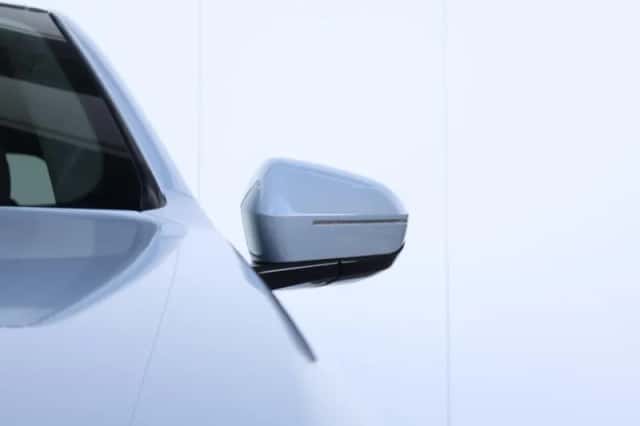 BMW i5 (2024) thumbnail 4