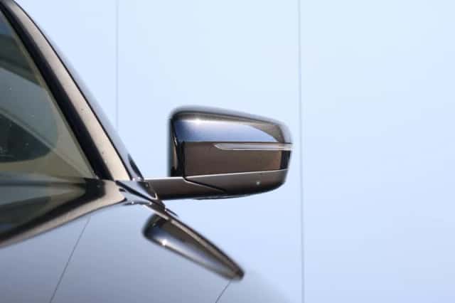 BMW i4 (2022) thumbnail 4