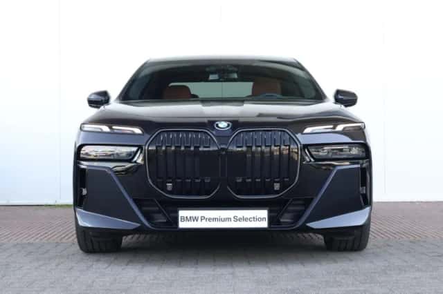 BMW i7 (2026) thumbnail 2