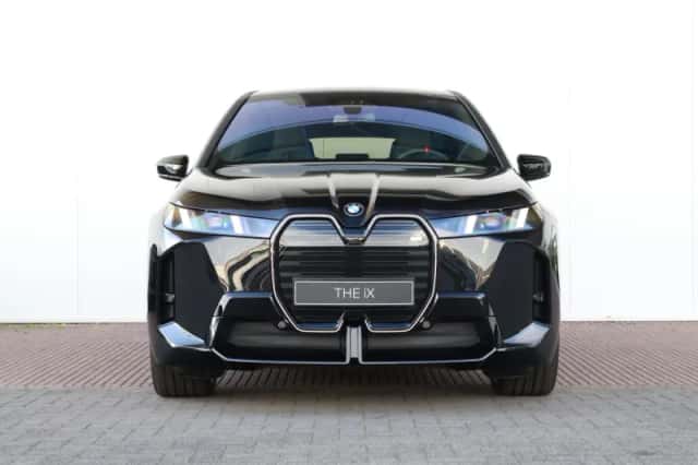 BMW iX (2026) thumbnail 2
