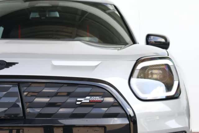 MINI Countryman (2024) thumbnail 3