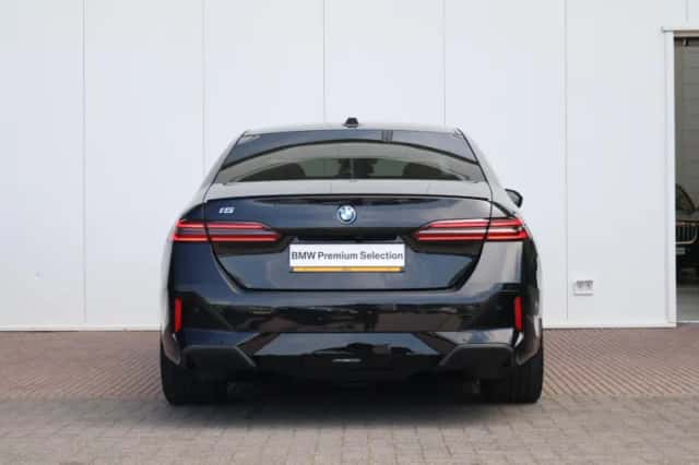 BMW i5 (2025) thumbnail 4