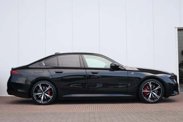 BMW i5 (2025) thumbnail 5