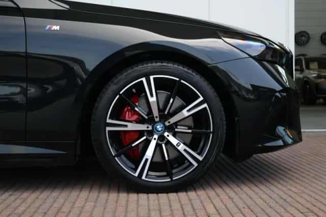 BMW i5 (2025) thumbnail 6