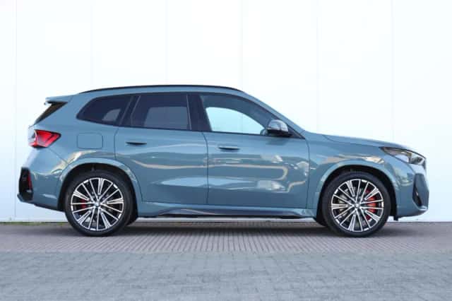 BMW iX1 (2026) thumbnail 5