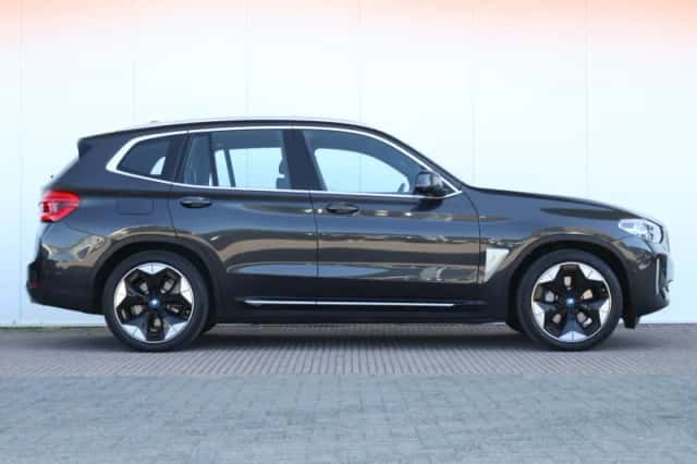 BMW iX3 (2021) thumbnail 5