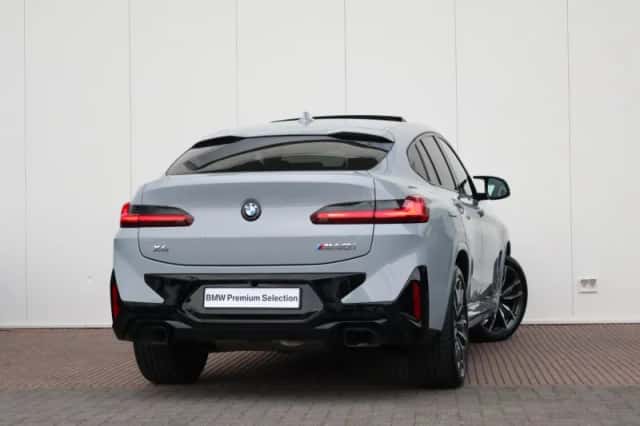 BMW X4 (2021) thumbnail 2