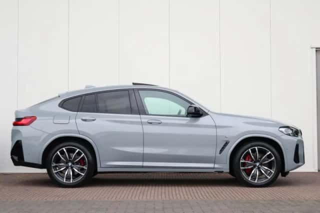 BMW X4 (2021) thumbnail 5