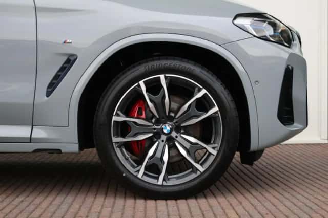 BMW X4 (2021) thumbnail 6