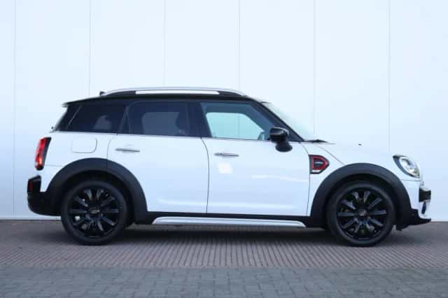 MINI Countryman (2019) thumbnail 5