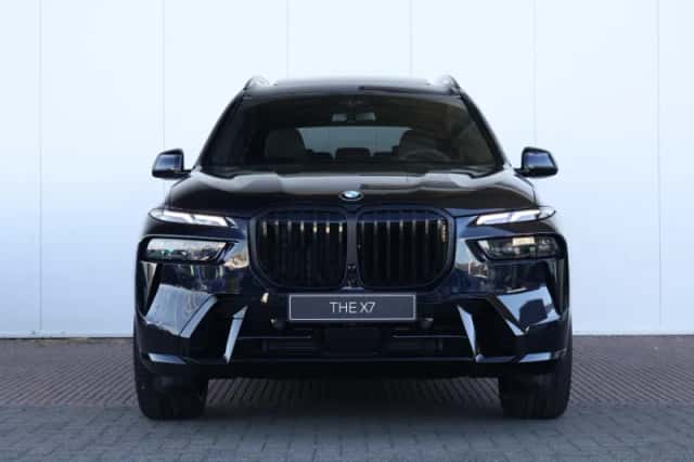 BMW X7 (2026) thumbnail 2