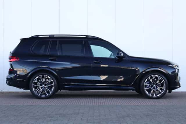 BMW X7 (2026) thumbnail 5