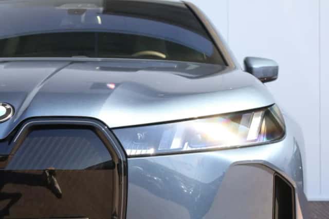 BMW iX (2026) thumbnail 3