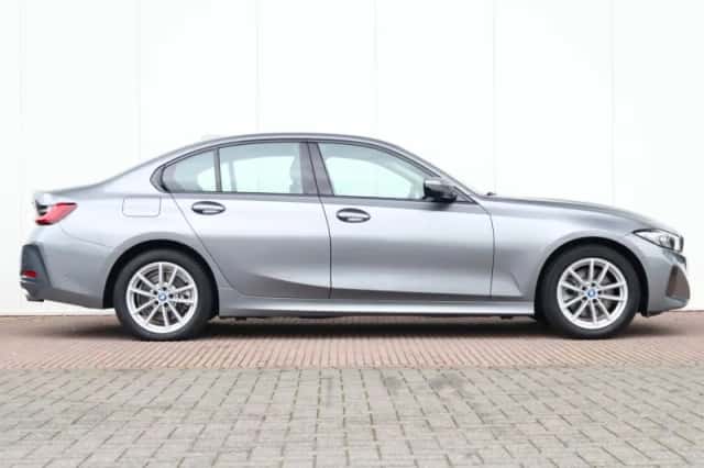 BMW 3-Serie (2024) thumbnail 2