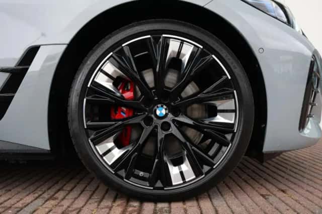 BMW i4 (2026) thumbnail 6