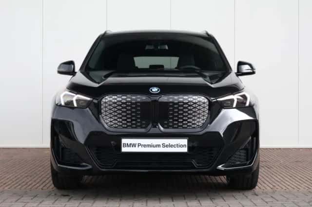 BMW iX1 (2026) thumbnail 2