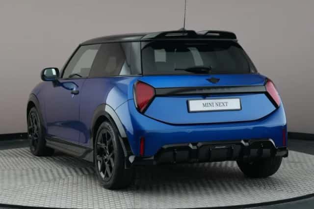 MINI Cooper (2025) thumbnail 2