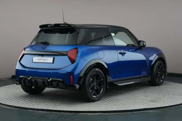 MINI Cooper (2025) thumbnail 3