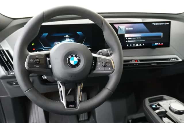 BMW iX (2026) thumbnail 2