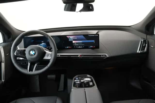 BMW iX (2026) thumbnail 5
