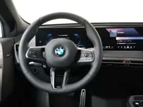 BMW iX (2026) thumbnail 2