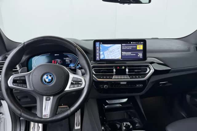 BMW X3 (2023) thumbnail 2