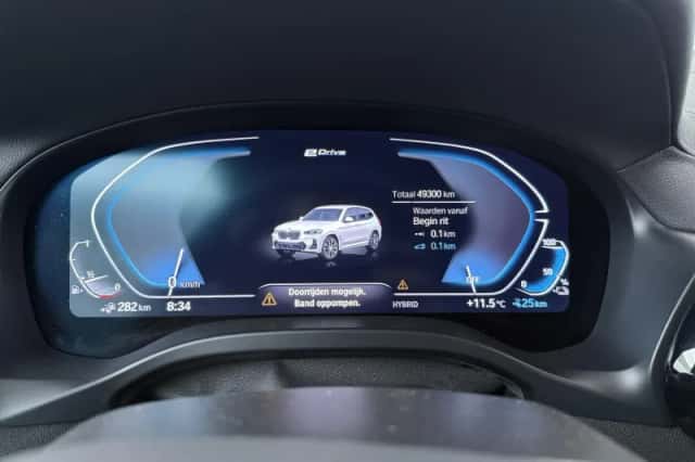 BMW X3 (2023) thumbnail 3