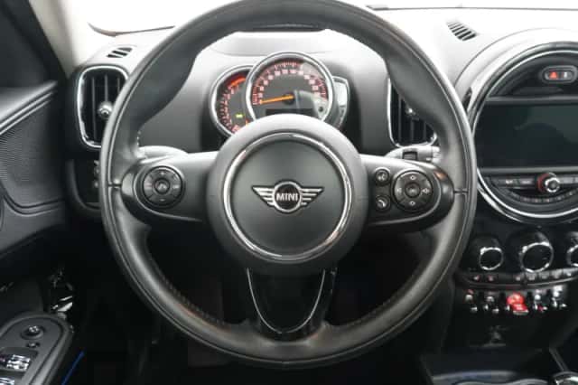 MINI Countryman (2019) thumbnail 2