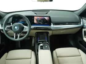 BMW iX1 (2025) thumbnail 2