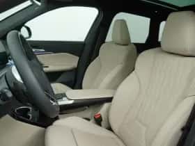 BMW iX1 (2025) thumbnail 4
