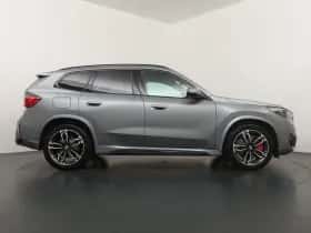 BMW iX1 (2025) thumbnail 8