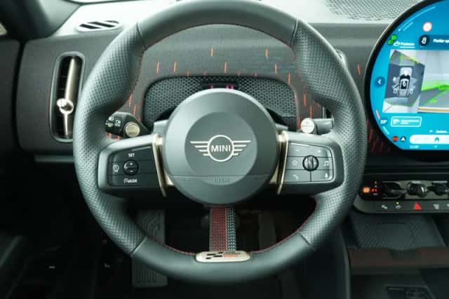 MINI Countryman (2025) thumbnail 2