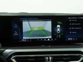 BMW i4 (2023) thumbnail 17