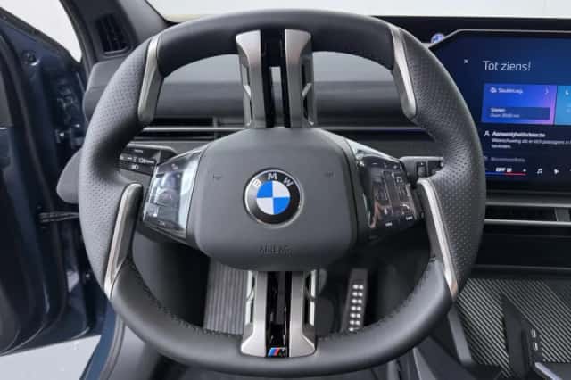 BMW iX3 (2026) thumbnail 2
